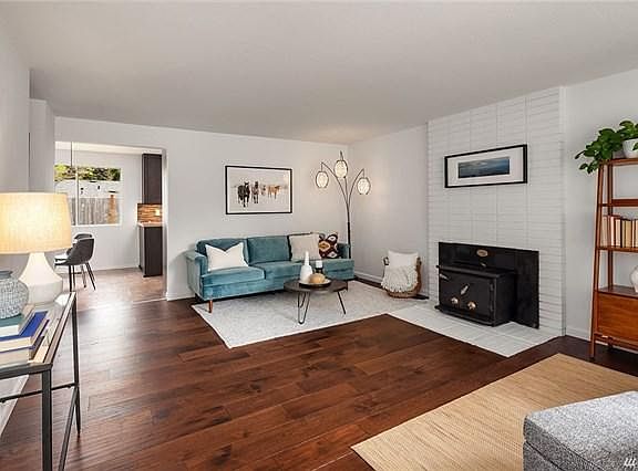 2nd image of 10328 NE 141st St