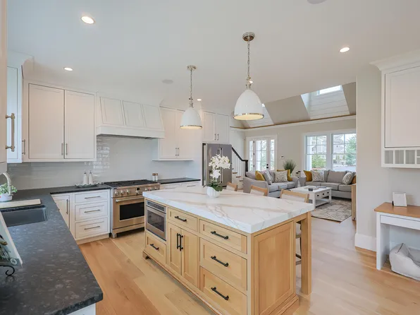 72 Woodside Drive, East Falmouth, MA 02536