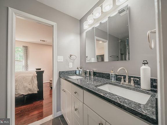 5th image of 15254 Wentwood Ln