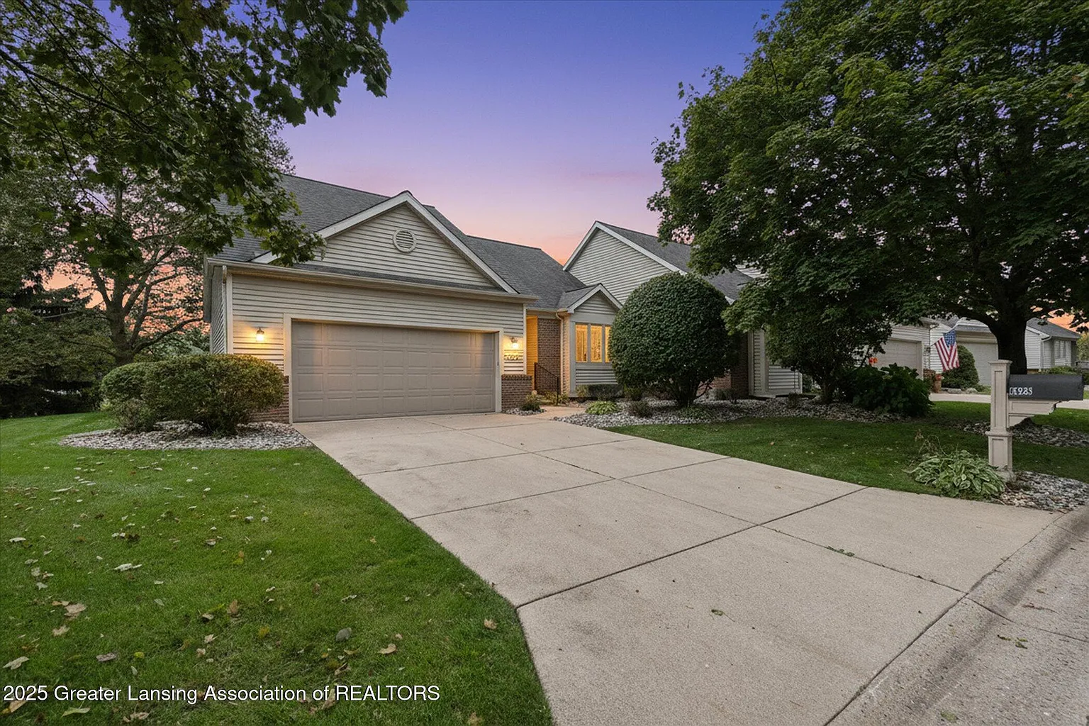 6025 Madeira Dr photo 1