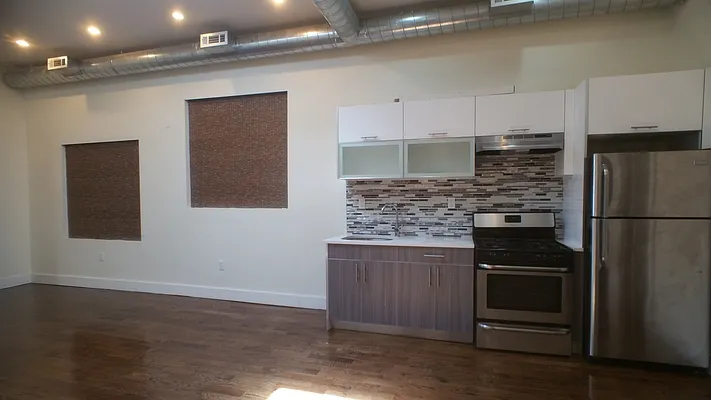 Rented by Premier Metro Realty Corp | media 17