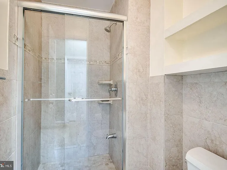 4216 Fox Lake Dr — Photo 17