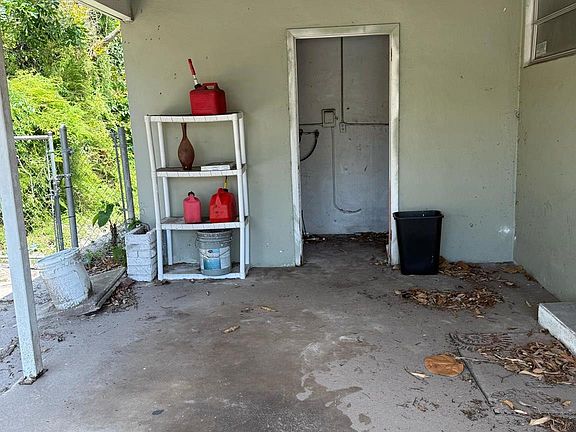 3rd image of 838 Fairway Drive