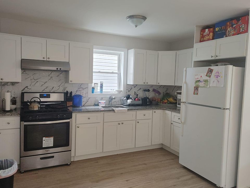 2nd image of 109 Godwin Ave #1