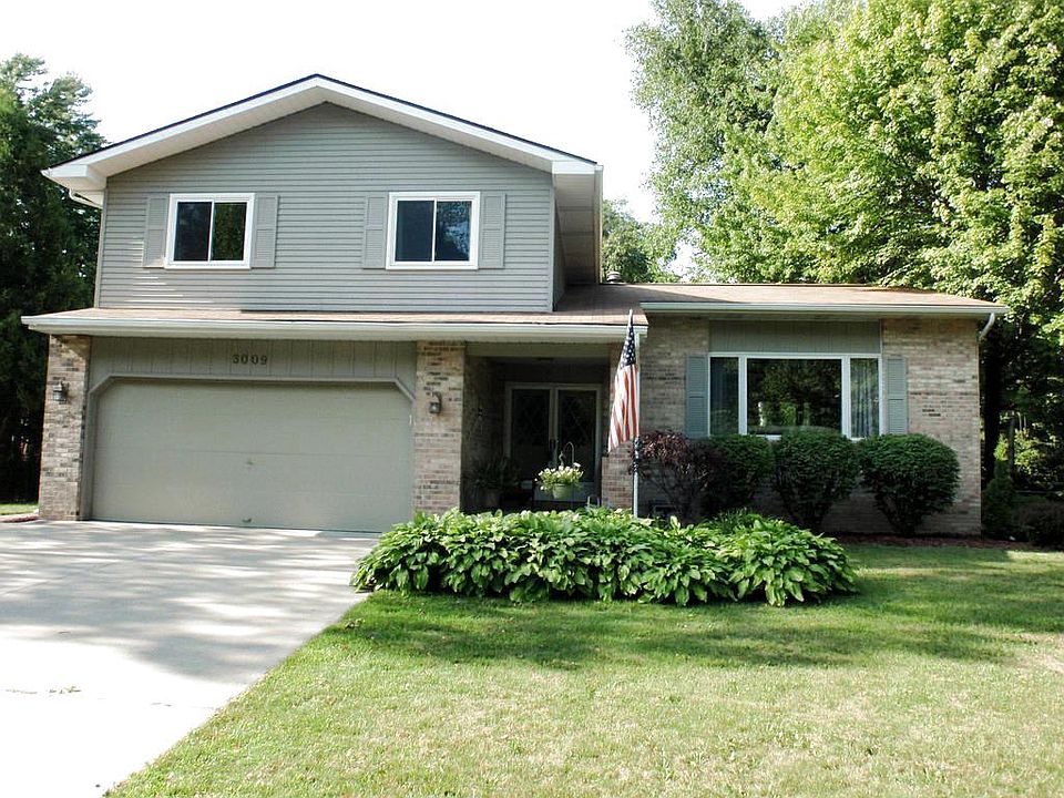 Wonderful Family Home! In the "Midland High" School Area with a Lot of Cool Updates. Newer Windows 2013', Kitchen with Stainless Steel Appliances & Granite Countertops, Patio & Your Own Basket Ball Court in the Backyard. Newer Carpet & Paint Throughout. Ceramic Tile Floors in the Kitchen & Baths. Vaulted Ceiling in the Dining Room & Living Room. This Home Really is Move-In Ready!