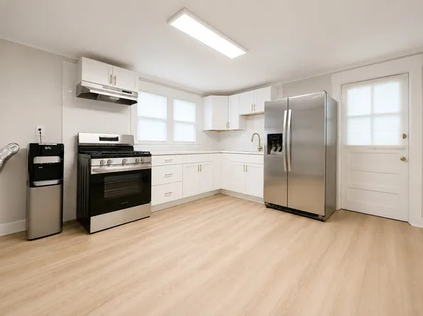 108 Curtiss St #2, Naugatuck, CT 06770