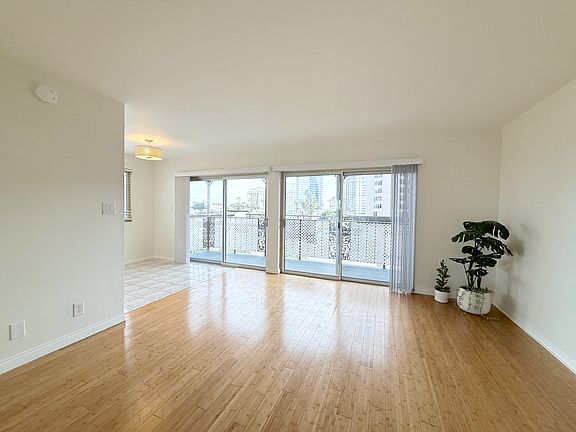 3rd image of 615 E Broadway Unit 506
