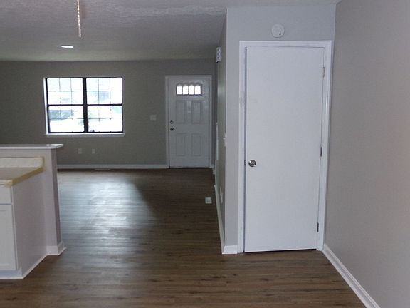 4th image of 2703 Pioneer Ct