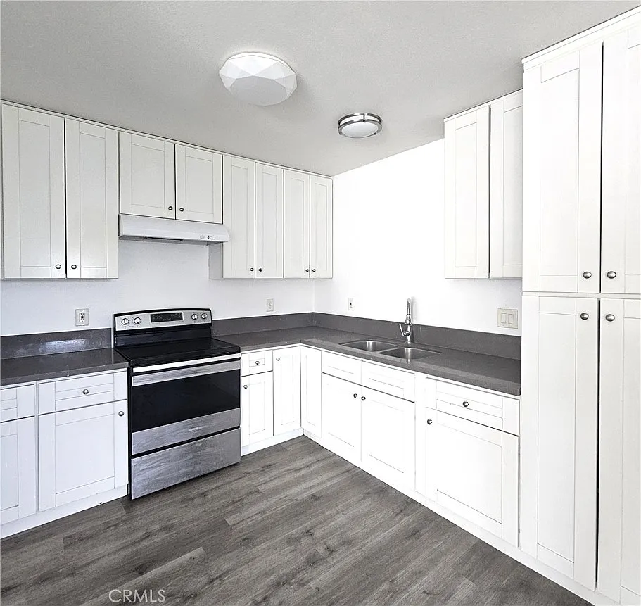 2 bed, 1050 sqft, $2,550 — Photo 1