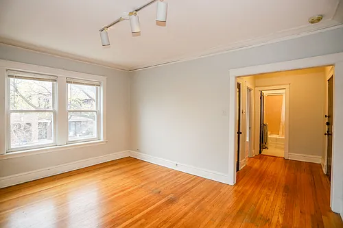 3949 N Hoyne Ave #2 Photo 1