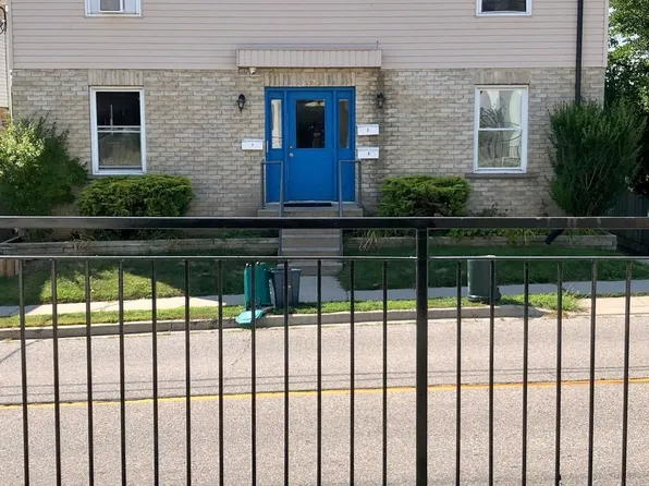52 Wellington St #3, Cambridge, ON N1R 3Y7