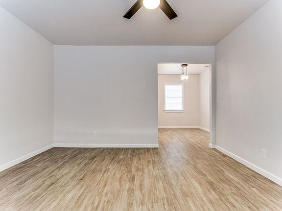 3rd image of 101 W Avenue F