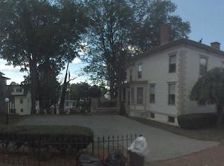 31 Harrison St, Lowell, MA 01852