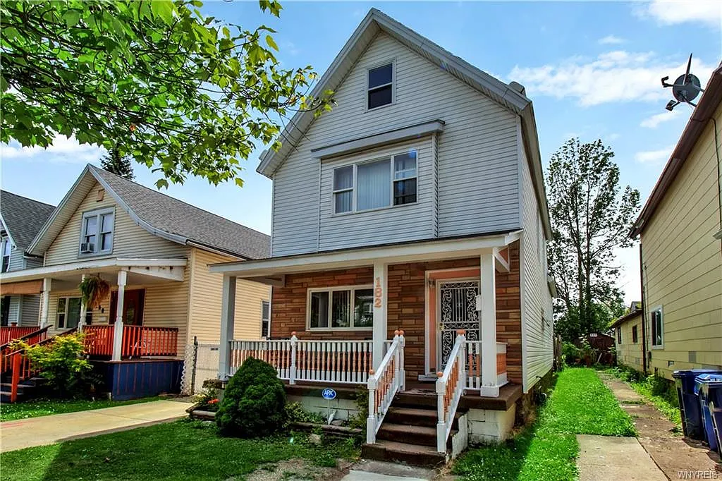 182 15th St photo 1