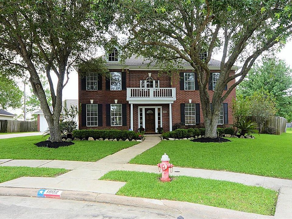 Welcome to 1802 Creekside Drive in Friendswood.  This gorgeous home is tucked away on a quiet cul-de-sac street with no back neighbors.