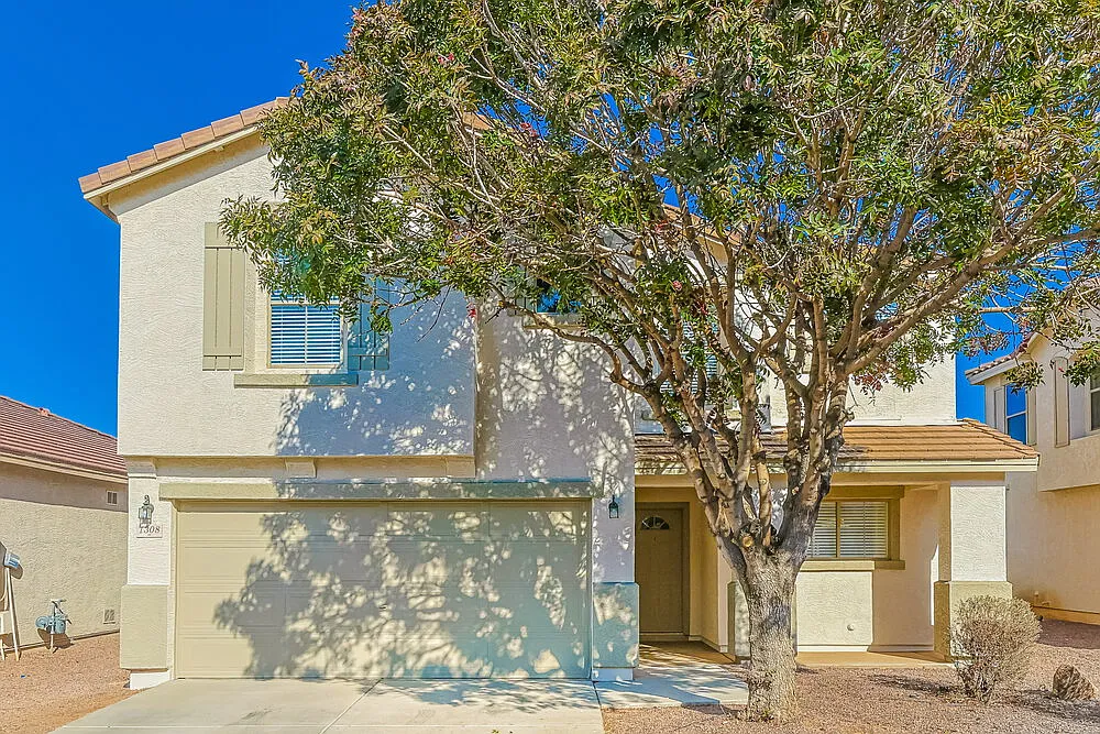 3 bed, 2.5 bath, 1837 sqft, $2,560 — Photo 1