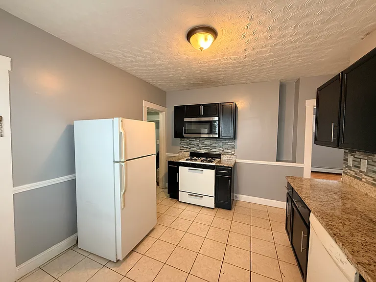 132 Homes Ave #3 — Photo 6