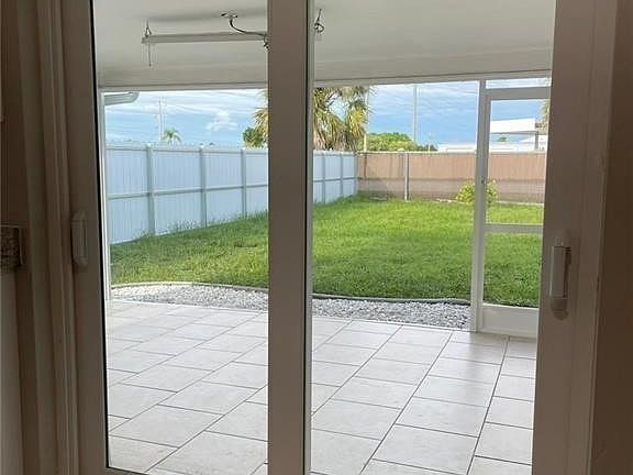 5th image of 2505 SE 16th Pl APT 1