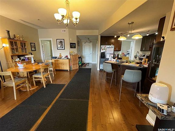 4th image of 227 Pinehouse Dr