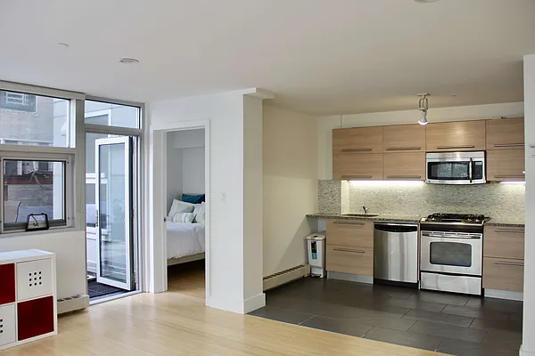 Rented by Reza Namazi, LREB | media 19