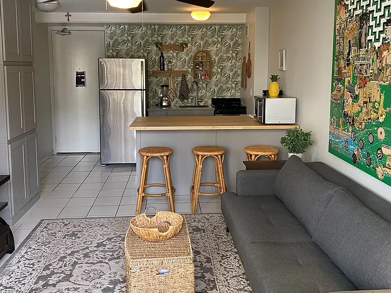 445 Kaiolu St #408 — Photo 9