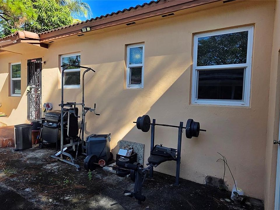 1st image of 1210 Kasim St