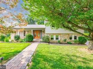 2702 Barry Ln, Huntingdon Valley, PA 19006