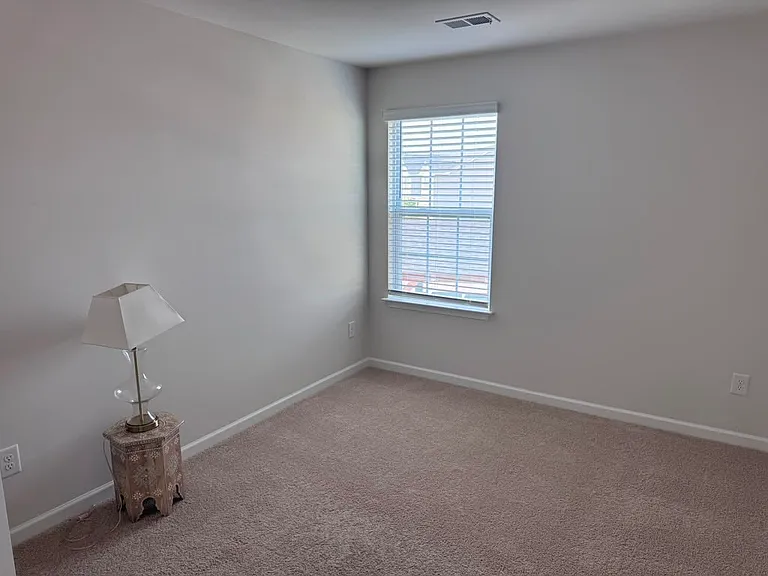 285 Moyer Dr — Photo 16
