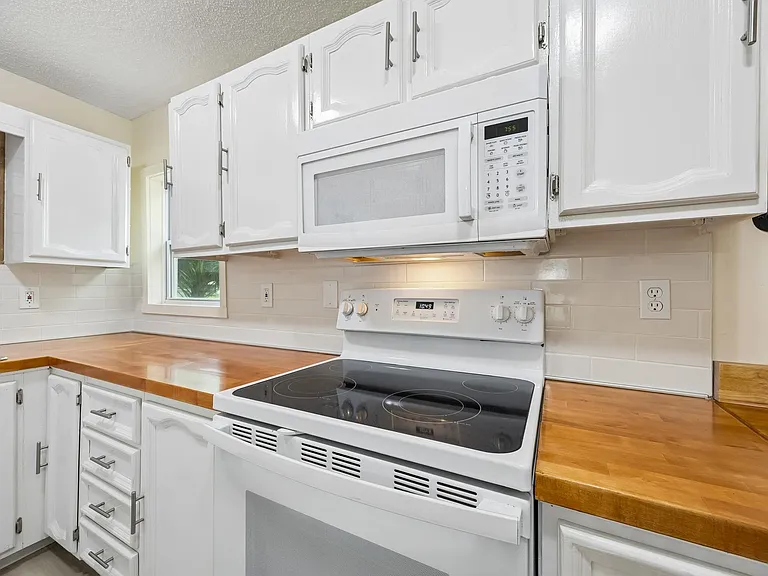 2113 Silver Lake Dr — Photo 14