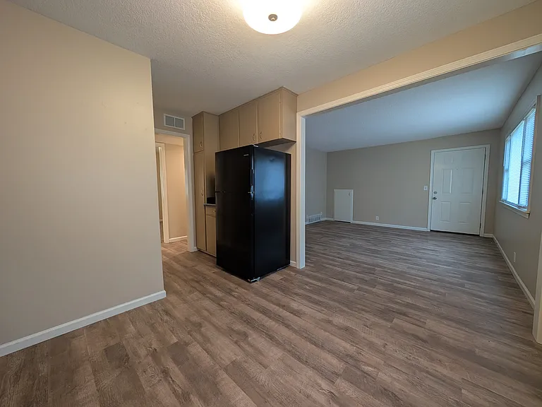 216 W 8th Ave #2 — Photo 10