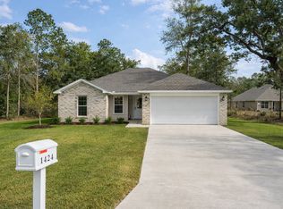 1424 Spruce St, Ocean Springs, MS 39564