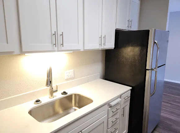 Augusta Court Apartments — Photo 32
