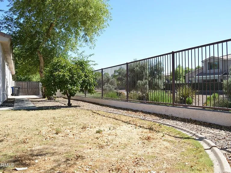 4132 E Carriage Ct — Photo 37