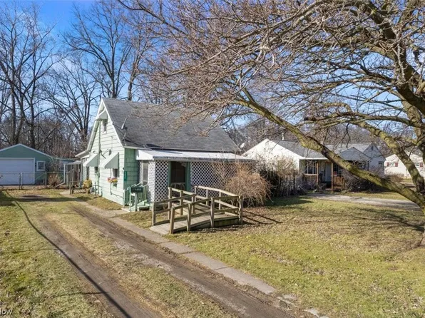 4890 Oroszy Ave, Lorain, OH 44052