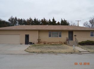 905 Middle St, Norton, KS 67654
