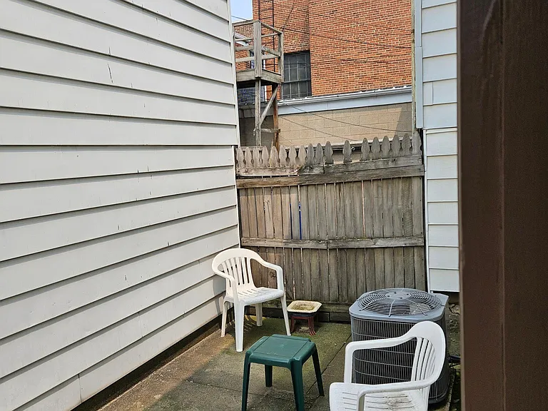 1727 Carey Way — Photo 13