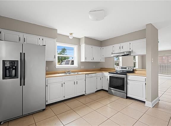 5th image of 50 Brandon Hall Dr APT D