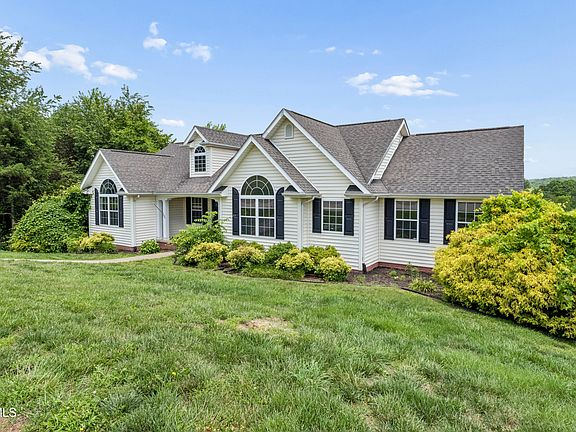 2nd image of 150 Hills Dr