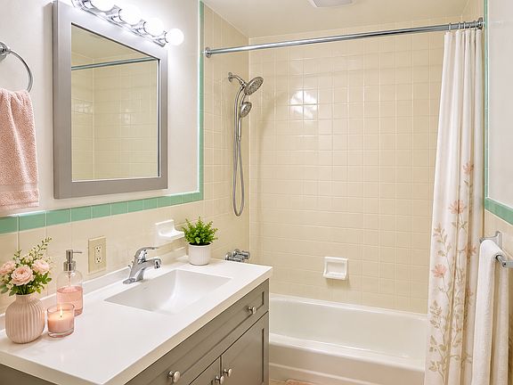 4th image of 41 W 126th St APT 2