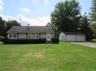 6436 Hamm Rd, Lockport, NY 14094
