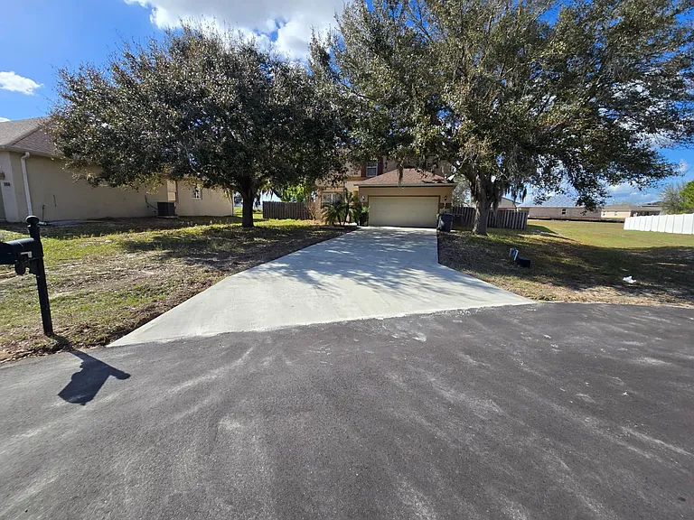 1174 Platte Ln N — Photo 3
