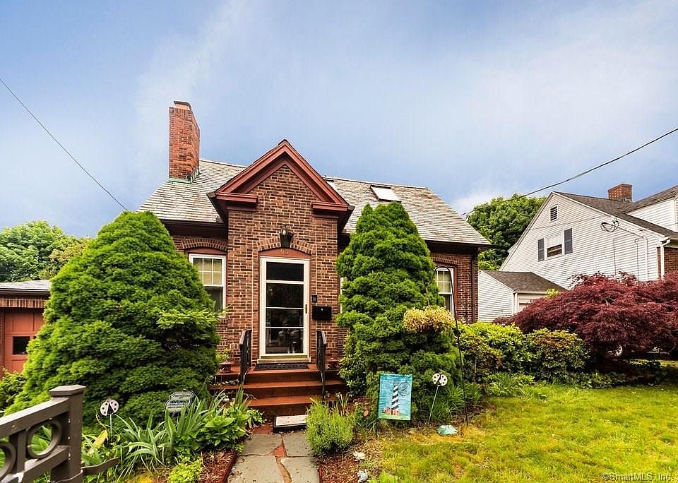 1st image of 95 Beacon Ave