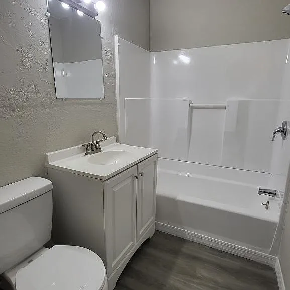 230 Delray Ave #B — Photo 6