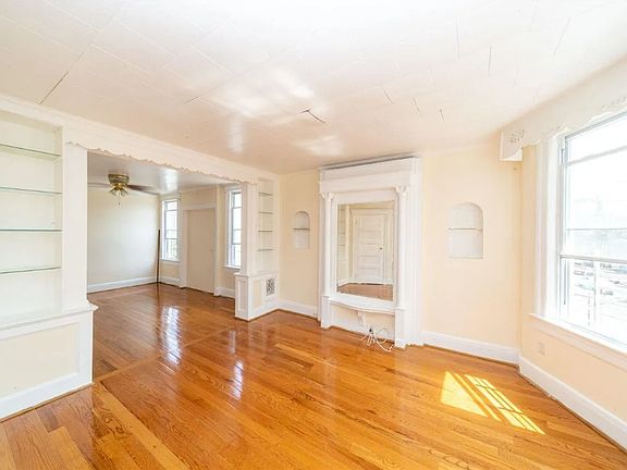 4th image of 351 Bergen Ave #2