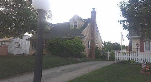 1st image of 1509 35th St NE