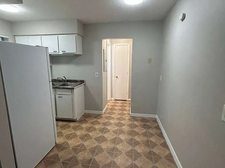 2625 18th Ave S #10 — Photo 2