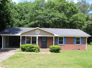 57 Lynhart Dr, Hartwell, GA 30643