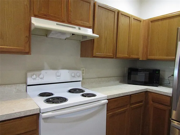 3108 Wentworth Ln — Photo 4