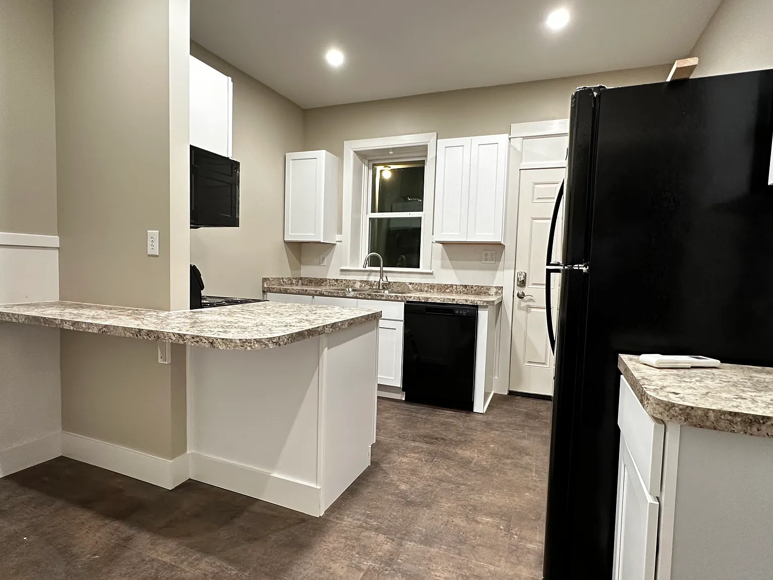 3 bed, 1.5 bath, $1,450 — Photo 4