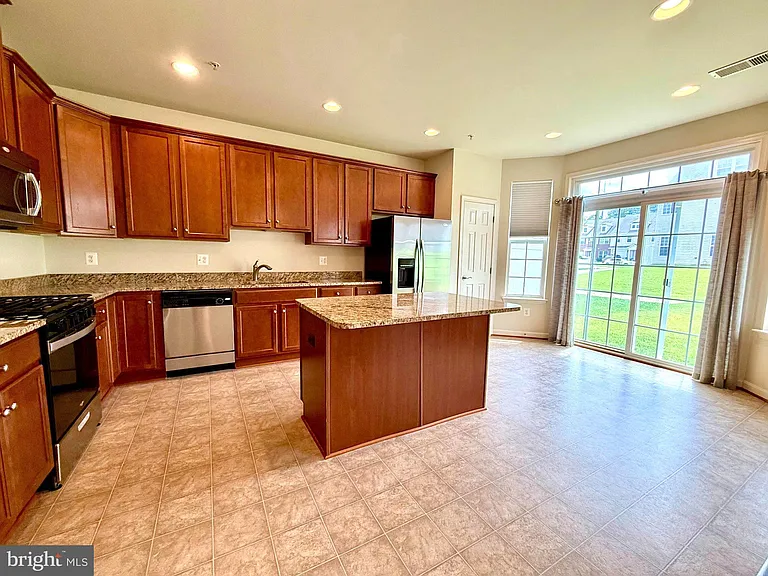 44517 Gray Wolf St — Photo 2